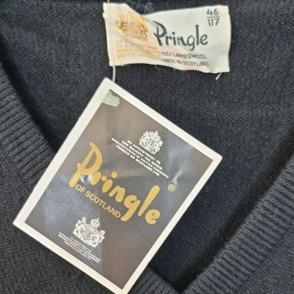 Vintage Pringle of Scotland Johnnie Walker Black Label Lambswool VNeck Sweater L - Picture 6 of 8